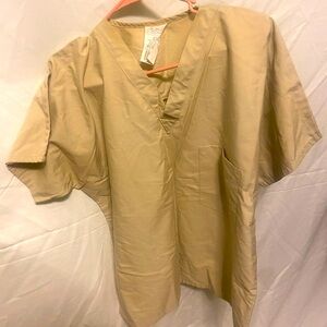 Tan Scrub top for medical nurses or anyone in the medical field. Size M